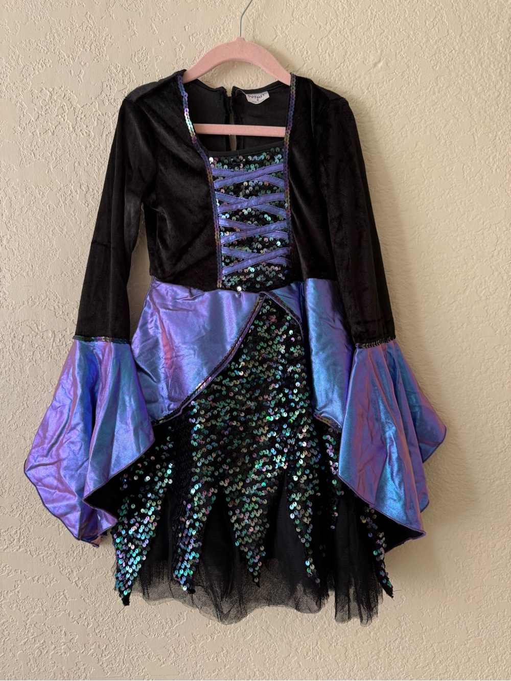 🧙♀️Spirit🧙♀️ Kids Black and Iridescent Purple Sequin Witch Dress. Size S